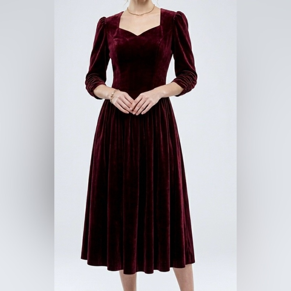 Laura Ashley Vintage Velvet Sweetheart Midi Dress in Burgundy | Regencycore NWOT